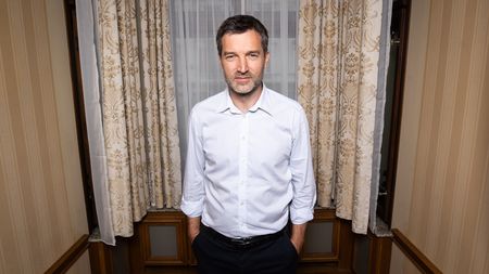 Sbormistr a nezletilé dívky v sauně. Autority mohly mnohem víc, říká režisér