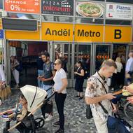 Stanice metra se uzavřely.