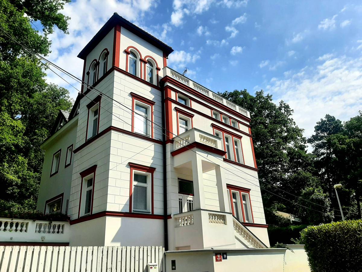 Jedna z pozoruhodných vil v Hodkovičkách.