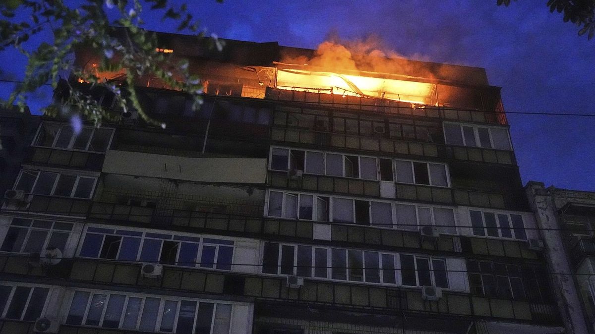 Při nočních útocích Ruska zemřeli v Kyjevě dva lidé, uvedl šéf vojenské správy