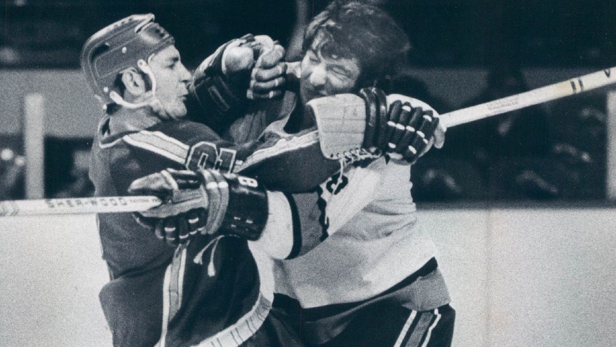 Temná historie hokeje v Utahu. Majitel chtěl NHL, zemřel po pádu z terasy