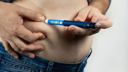 Pacienty neviděl, stačila fotka. Primář psal léky na obezitu, čelí stížnosti