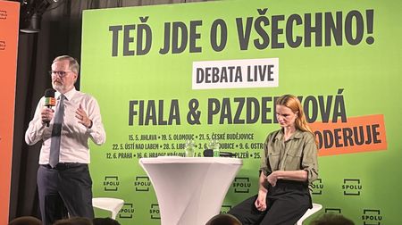 Poslední Fialova debata: Pazderková křičela, premiér umravňoval své příznivce