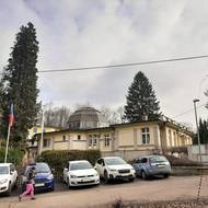 Bývalé Rücklovy sluneční lázně (Na Dlouhé mezi č. 4).