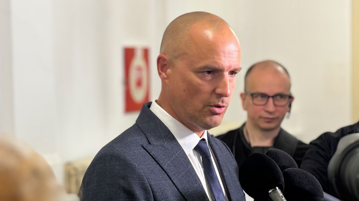 Psal si s Kočnerem, teď radí Ficovi. Vlivný advokát stanul před soudem