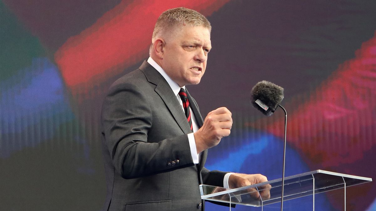 Fico na oslavách slovenského povstání citoval Hitlera. Hájil cestu za Putinem