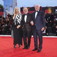 Režisér Werner Herzog (vpravo) s manželkou Lenou a kolegou, filmařem Francisem Fordem Coppolou (uprostřed).