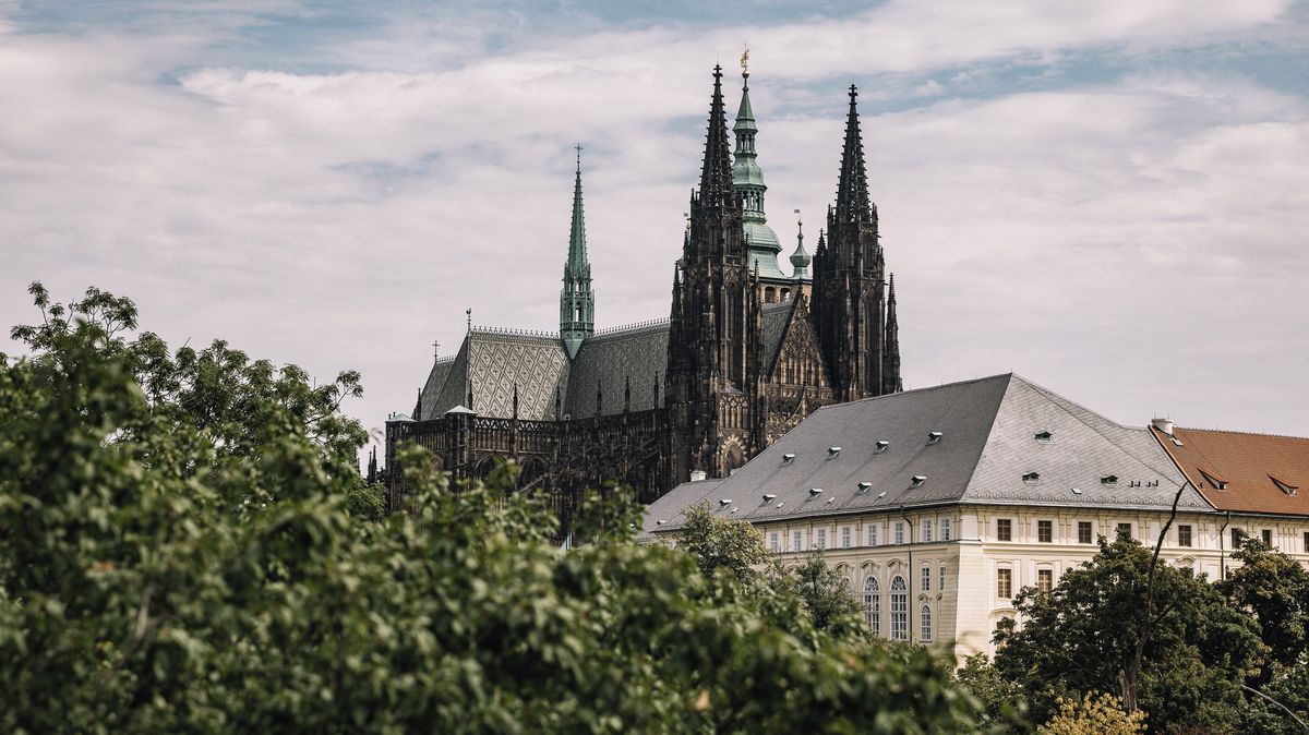 Snídaně v paláci i obědovka za 130 korun. Kam se jít najíst na Hradě