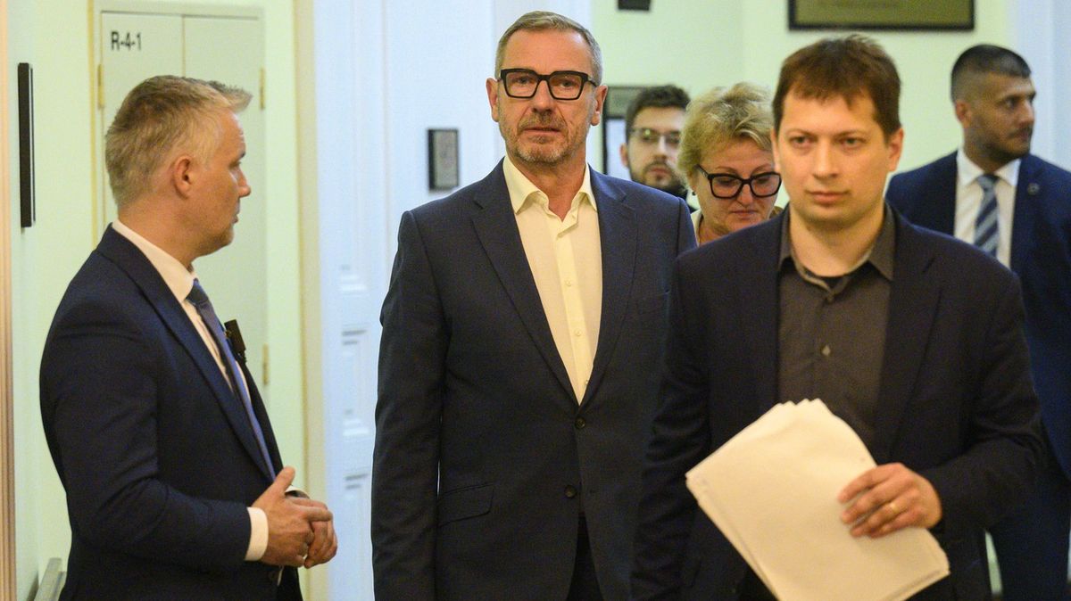 Generál Halenka získá za nezákonné stíhání 5 milionu a rentu