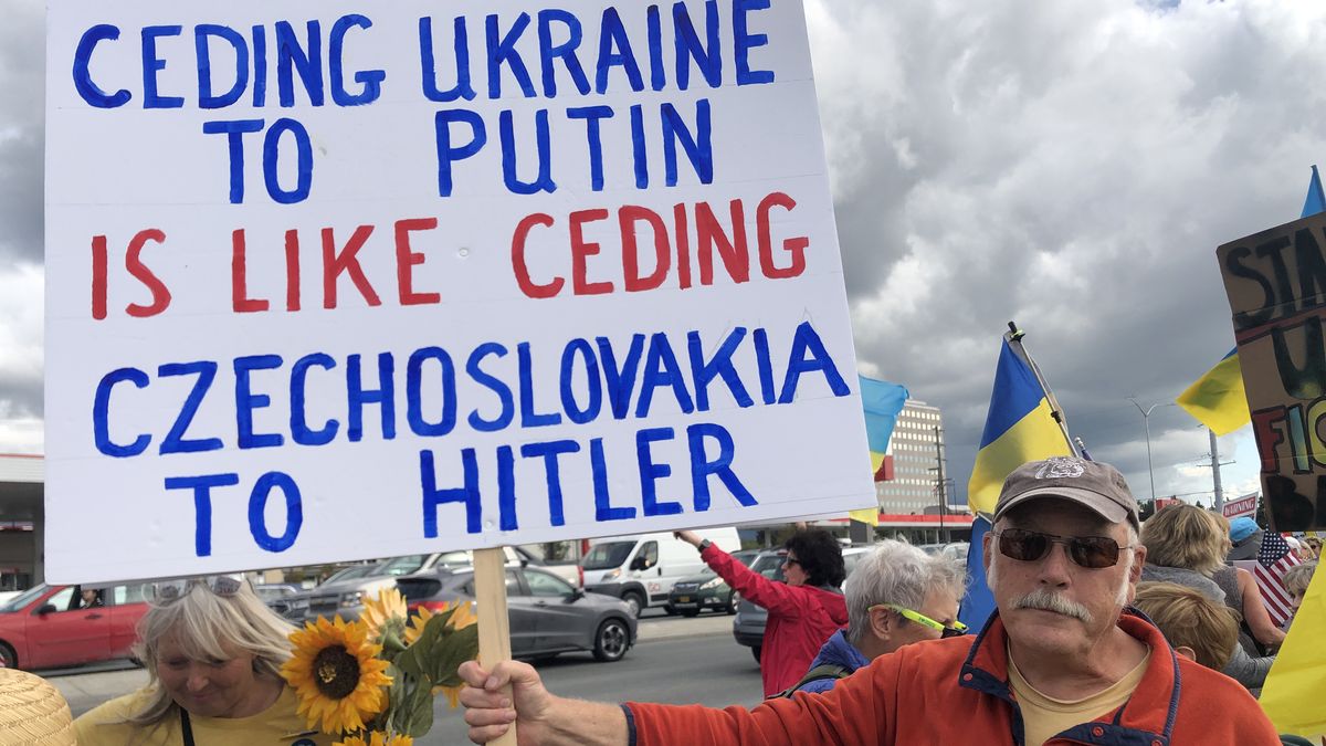 „Válečného zločince vítá jako starého přítele.“ Trumpa a Putina čeká odpor