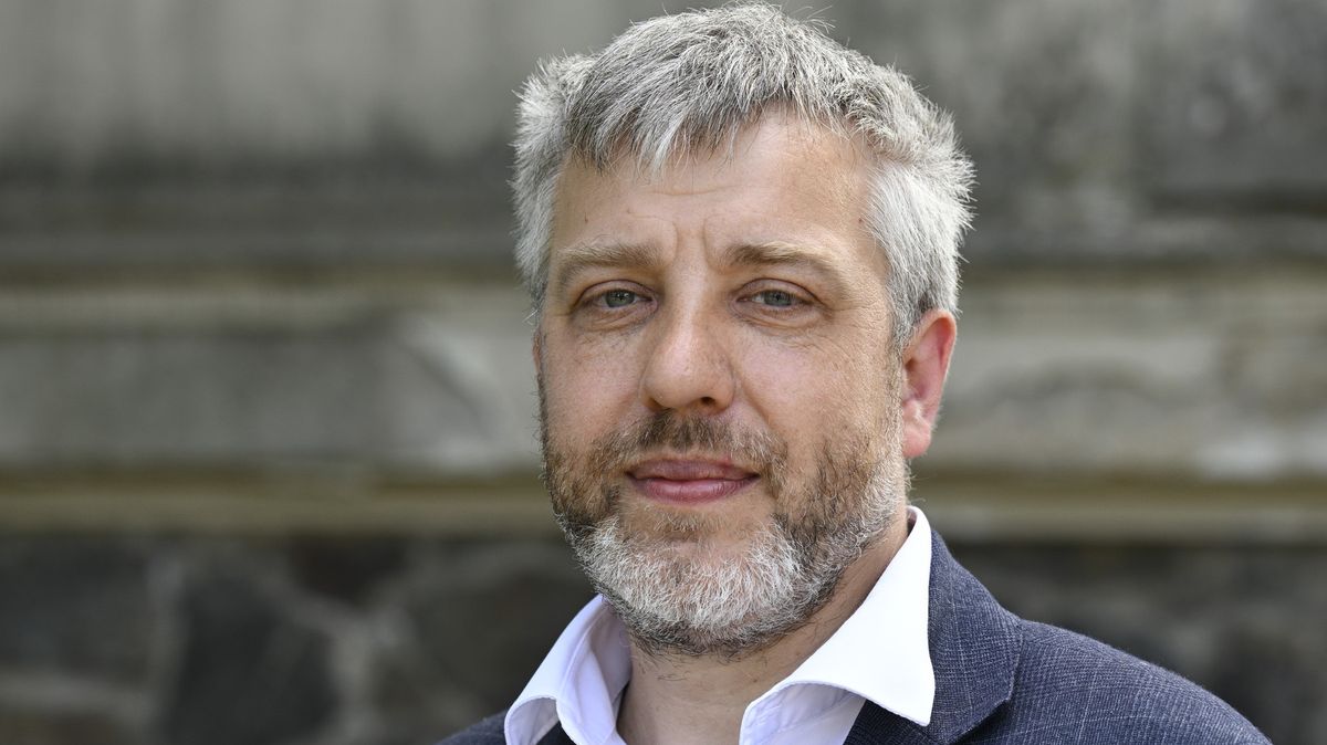 Stal se Stanjurovým kancléřem. A firma získala zakázku za miliony