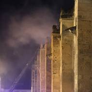 Córdobská katedrála v pátek večer hořela. „Škody tu jsou, a jsou významné, ale jsou velmi, velmi lokalizované,“ uvedl starosta města José Maria Bellido.