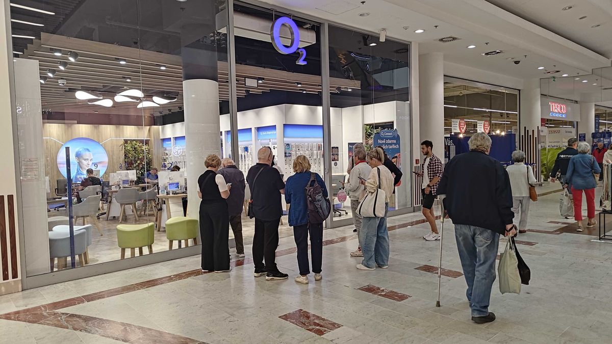 Volání a datové služby v síti O2 začínají postupně fungovat