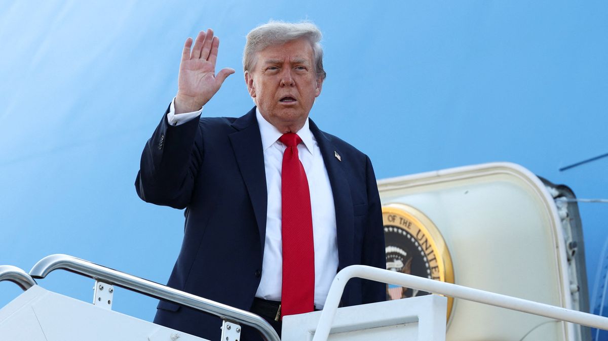 Trumpova vláda zrušila bezpečnostní prověrky 37 současným i bývalým činitelům