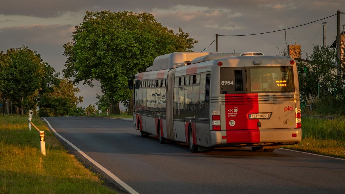 Triumf svobody. Do autobusu smíme nastupovat všemi dveřmi, zvládneme to?