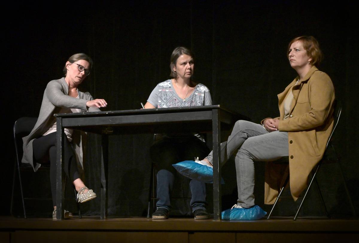 Inscenaci Vadí nevadí přivezlo na 95. ročník festivalu Jiráskův Hronov, který skončil uplynulý víkend, kladenské Divadlo V.A.D.