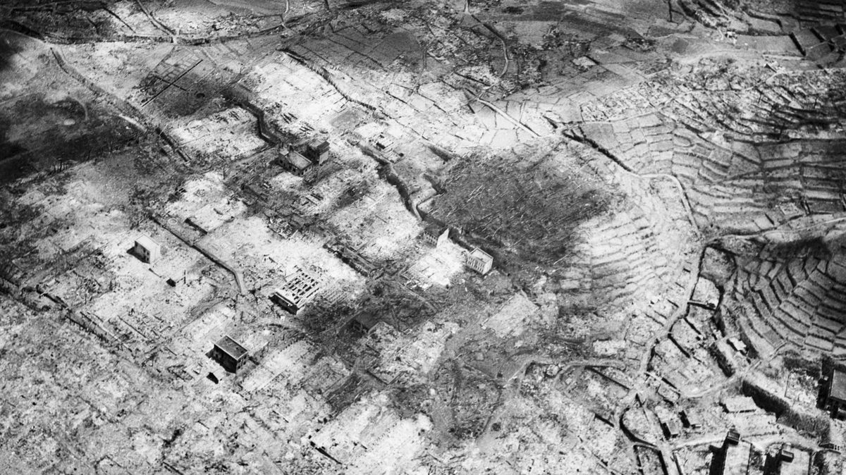 Obrazem: Jaderná zkáza Nagasaki. Počasí zabránilo ještě větší tragédii