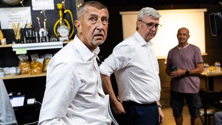 „Sorry, rozhodnou Trump, Zelenský a Putin.“ Babiš vyrazil do hospody na sídlišti