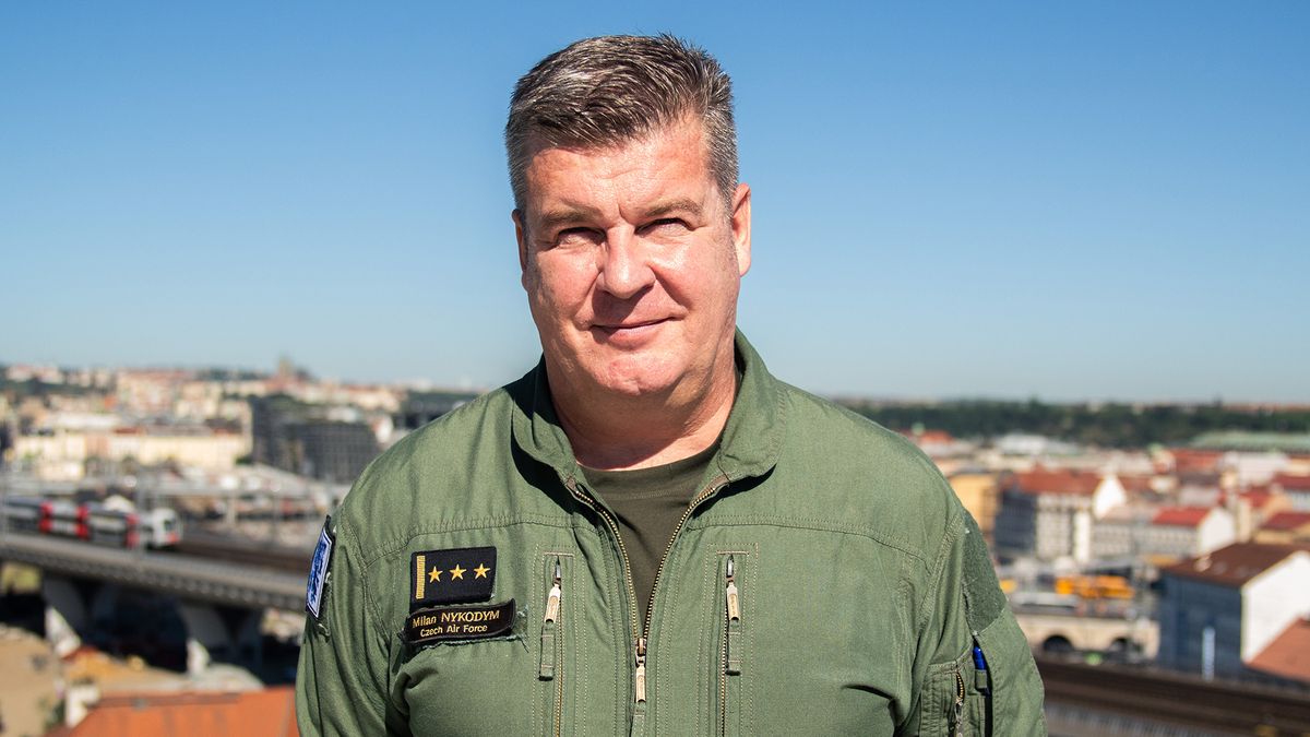 Naváděcí věž není strážní věž. Češi jsou zlí, říká velitel základny k vloupání
