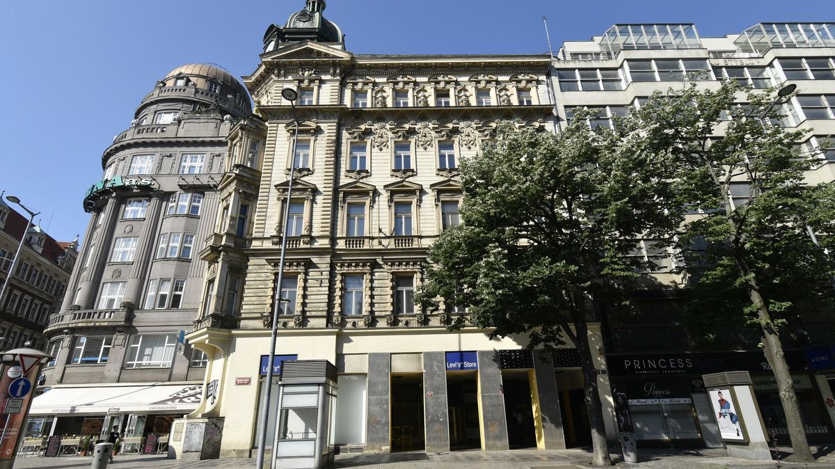 Miliardář Pražák koupil od Sekyry dům na Václavském náměstí