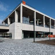 „Bubenské nádraží se stává základním kamenem nové čtvrti, která zde v příštích letech vznikne. Železnice tak znovu plní svou historickou roli, kdy je impulsem k rozvoji širokého okolí,“ řekl k dalšímu významu nové stavby ministr dopravy Martin Kupka (ODS)