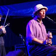 K letošním hlavním hvězdám patřili anglick zpěvák Sam Lee…