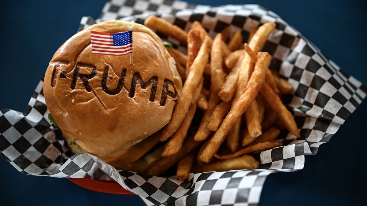 Majiteli řetězce Trump Burger v Texasu hrozí za imigrační podvod deportace