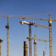 Na přestavbě pražského Smíchova se pracuje v rámci čtyř projektů - Smíchov City od developerské společnosti Sekyra Group, nový nádražní terminál od Správy železnic, čtvrť Lihovar od Trigemy a Dvorecký most, kde je investorem Praha.