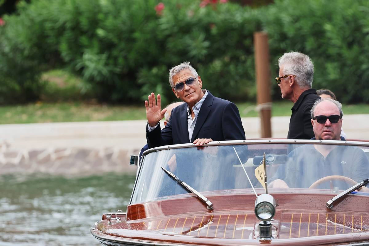 Do Benátek už dorazili také herec a režisér George Clooney…