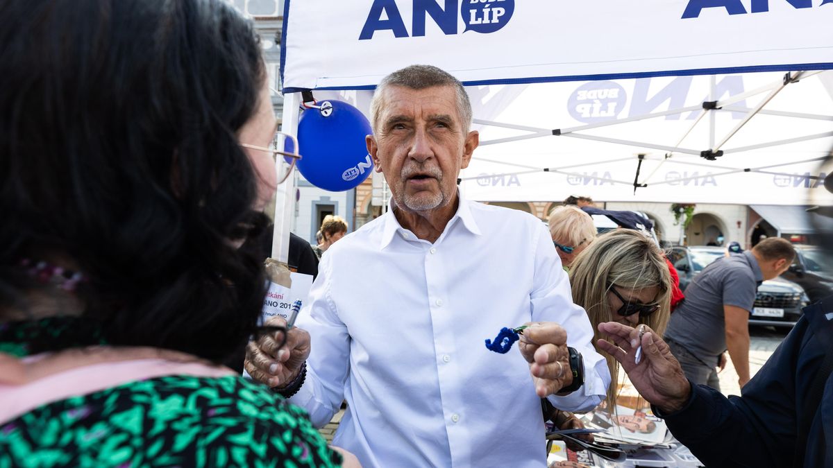 Chystám překvapení, uvidíme se dopoledne před volbami, řekl Babiš v Ostravě