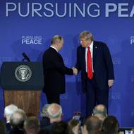 Trump Putinovi poděkoval a konstatoval, že s ním vždy měl fantastický vztah „Příště se uvidíme v Moskvě,“ řekl Putin anglicky, na což šéf Bílého domu reagoval, že je to zajímavý nápad. Poté tisková konference skončila, na otázky novinářů nedošlo.