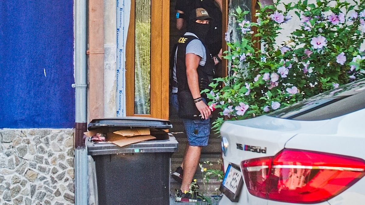 Důvod nečekaného zásahu: Policie se chtěla dostat k počítačům Jiřikovského