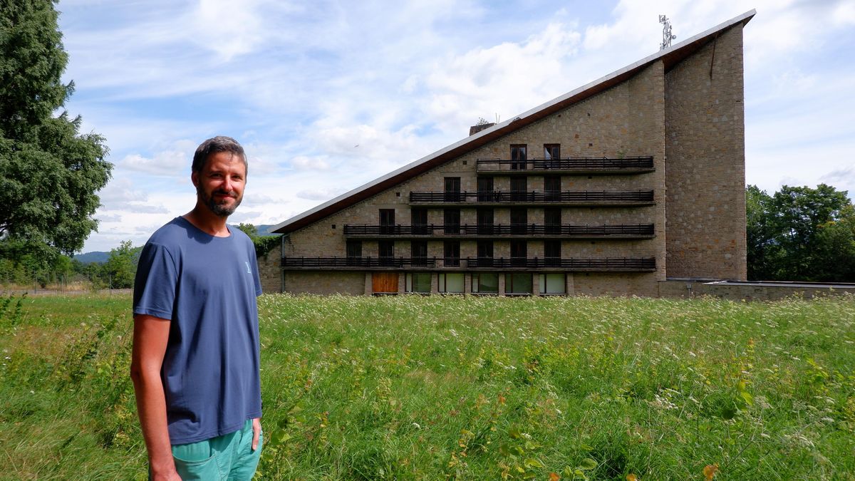 Šílené monstrum, diví se místní. Beskydy děsí „přestavba“ hotelu z filmu