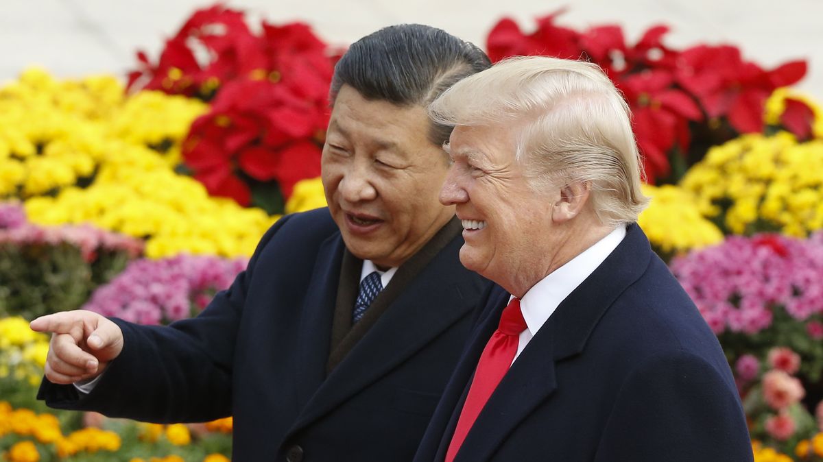 Nečekané námluvy: Trump nakonec může padnout do náruče Pekingu