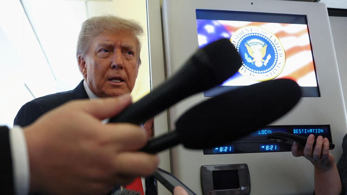 Trumpovo kouzelnické představení s názvem „cla“