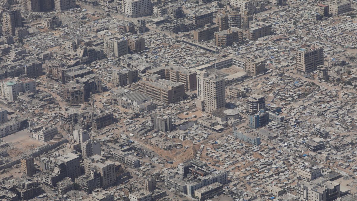 První fáze útoku začala, letecké snímky odhalují rozsah zkázy v Gaze