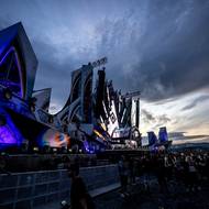 V pohotovosti jsou policie, strážníci, celní správa i záchranáři.