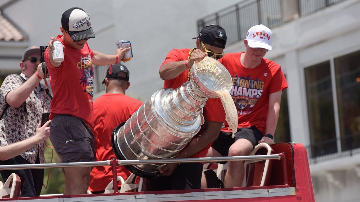 Stanley Cup míří do Česka. Hlavní poučení zní: Na bazén zapomeňte