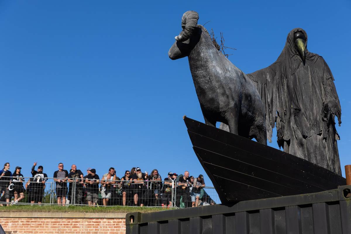 Brutal Assault vznikl původně jako malá akce na Moravě a často měnil místo konání.