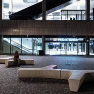 Nádraží Praha-Bubny po rekonstrukci, otevřené v srpnu 2025.