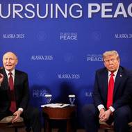 Šéf Kremlu nešetřil úsměvy, což je v ostrém kontrastu s letitou nevraživostí mezi oběma zeměmi, upozornil server BBC.