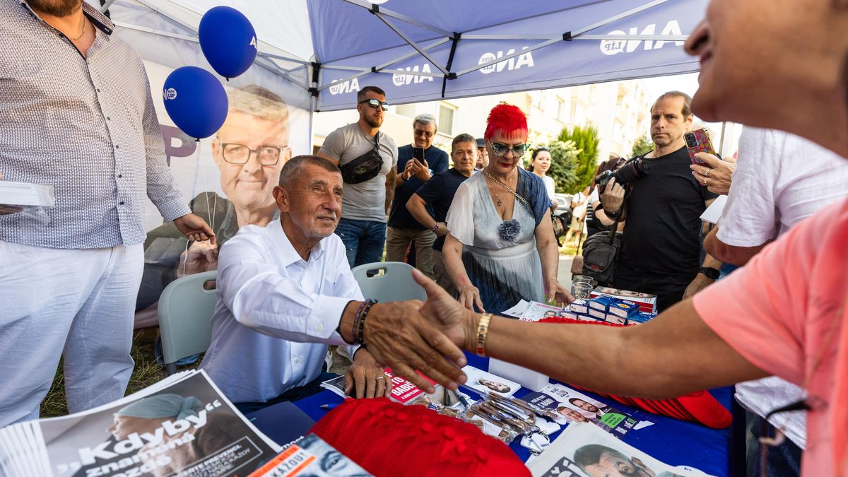 Nový průzkum: Přesuny opozičních voličů posilují Babiše, menší strany klesly