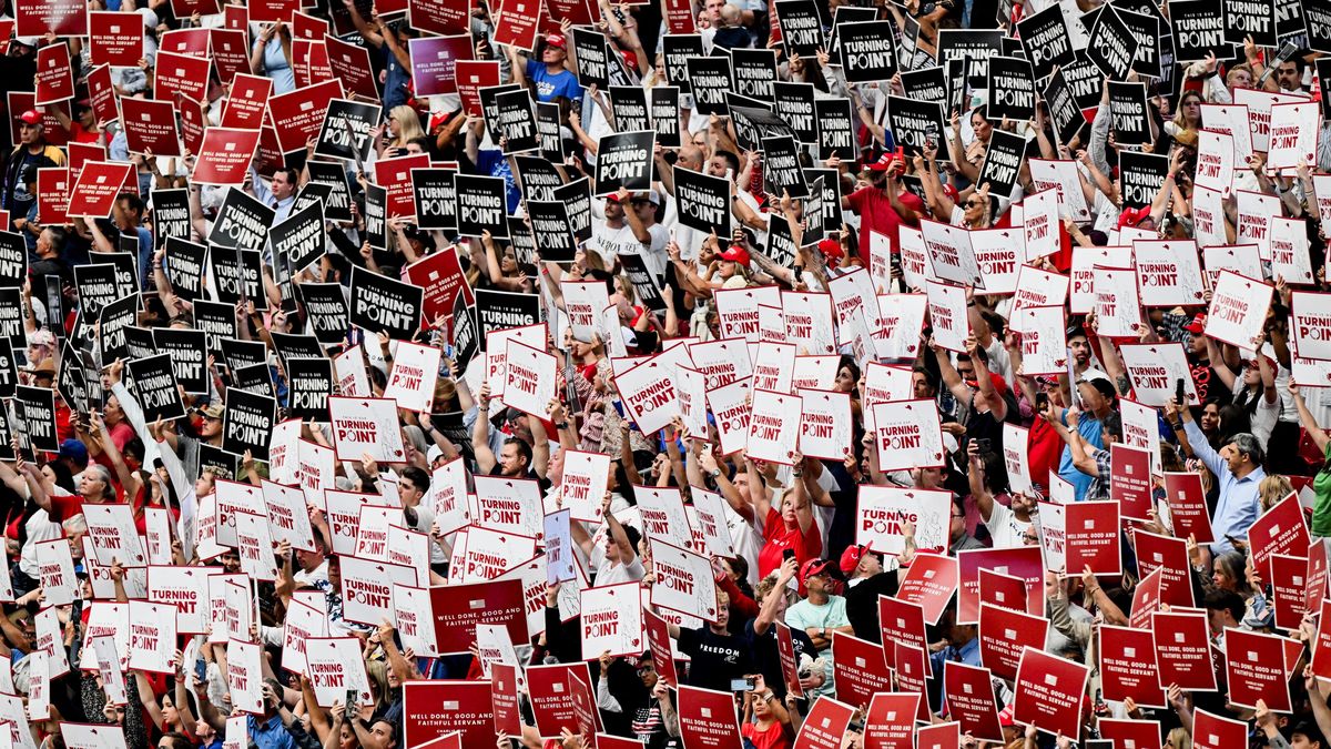 Obrazem: MAGA elita i davy příznivů vzpomínaly na zavražděného aktivistu