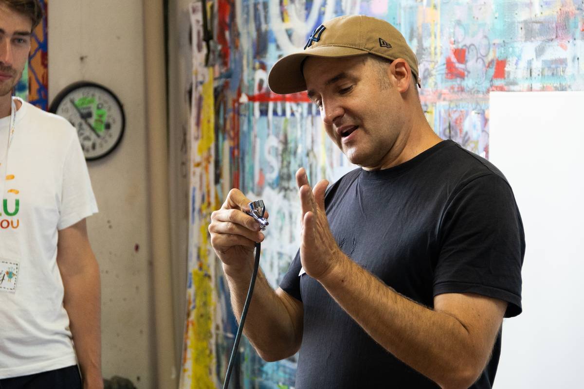 Michal Škapa uspořádal pro vážně nemocné děti a jejich blízké výtvarný workshop.