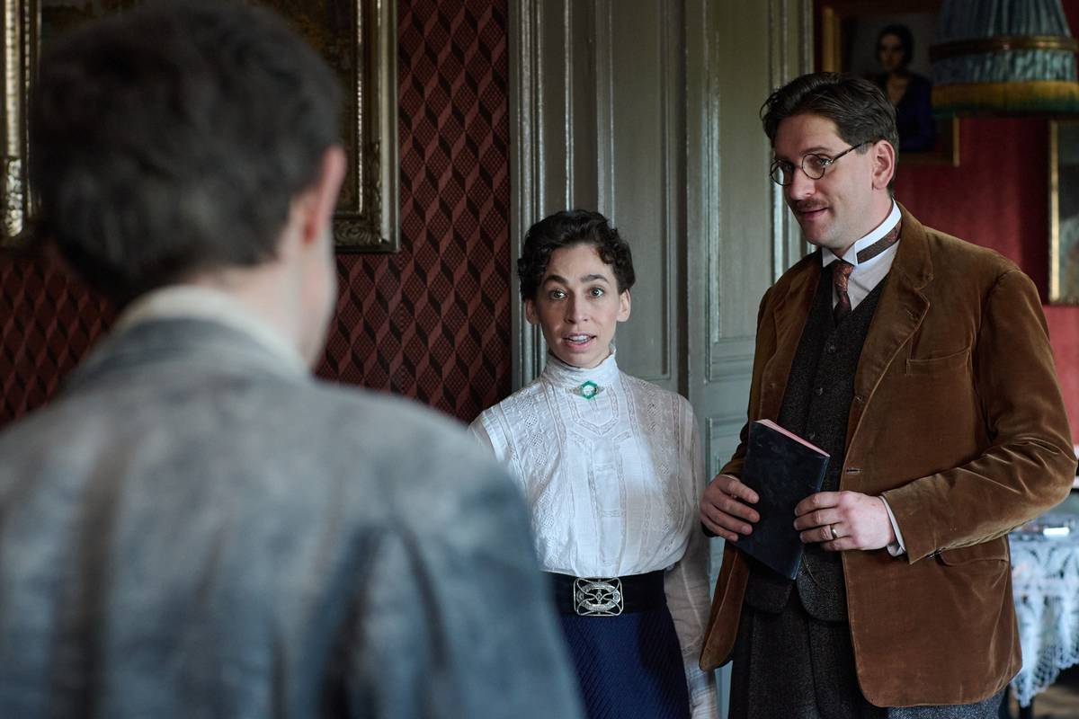 Idan Weiss jako Franz Kafka, Carol Schuler v roli Felice Bauer a Sebastian Schwarz coby Max Brod.