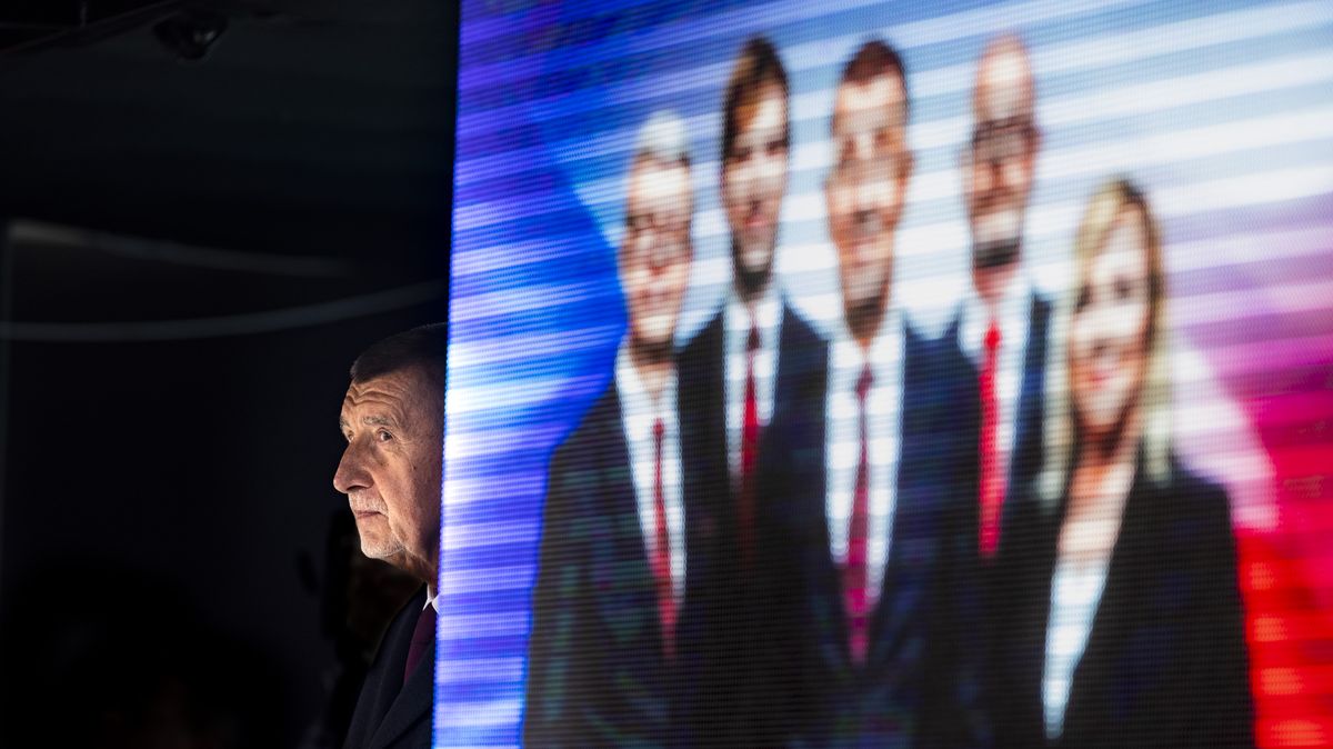 Vlevo dole: Babiš je nervózní. Voliči mu utíkají k malým stranám