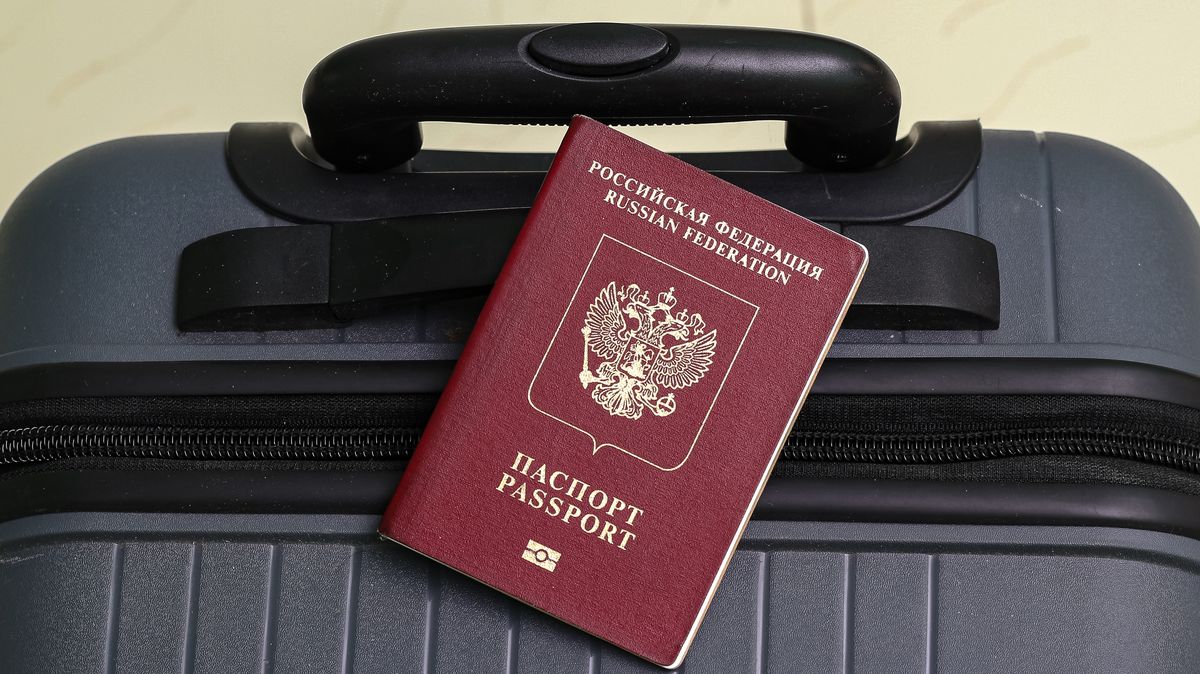 Držitelé ruských diplomatických a služebních pasů budou mít zákaz vstupu do ČR