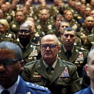 Ministr války (obrany) Pete Hegseth svolal všechny americké generály na schůzku na základnu námořní pěchoty Quantico ve státě Virginia. (Generálové na schůzce, 30. září).