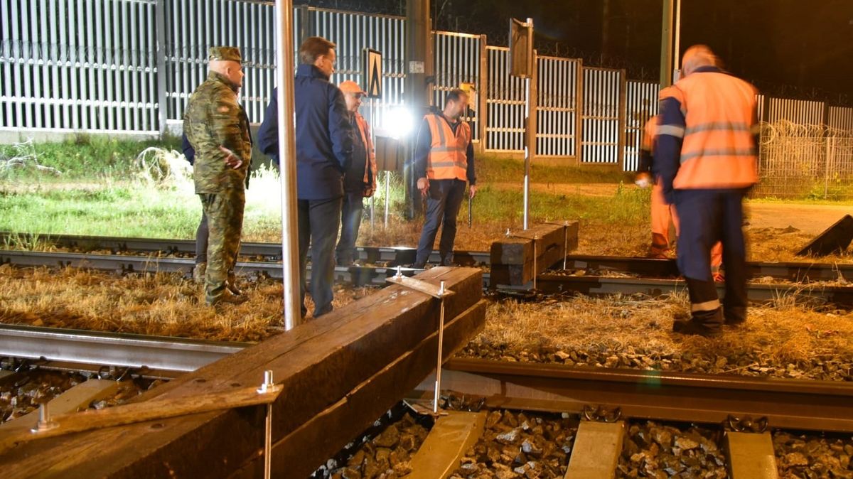 Jedna stojí, druhá rozmrzá. Čínské trasy do Evropy jsou pro Poláky esem