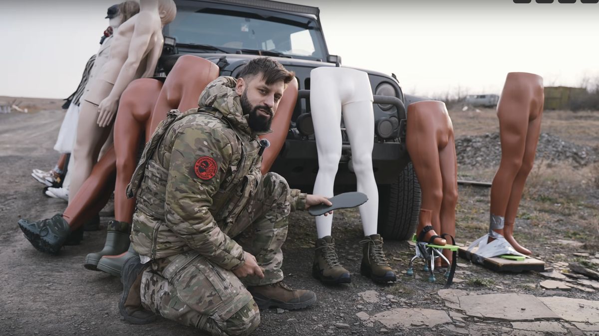 České boty testované na minách. I přes embargo se v Rusku stále prodávají